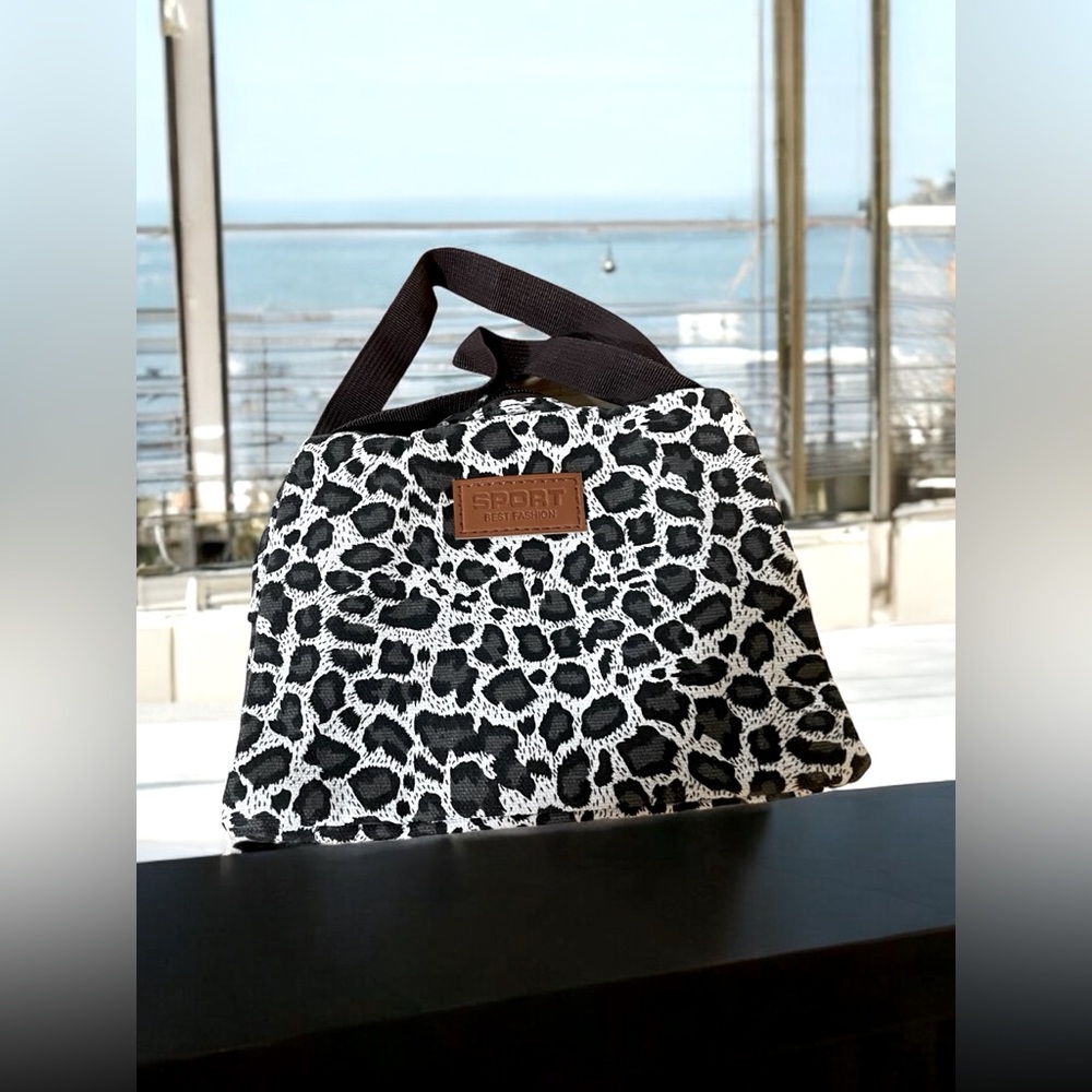 Sport black white lunch bag 8 x 6 inches double handles EUC zip close